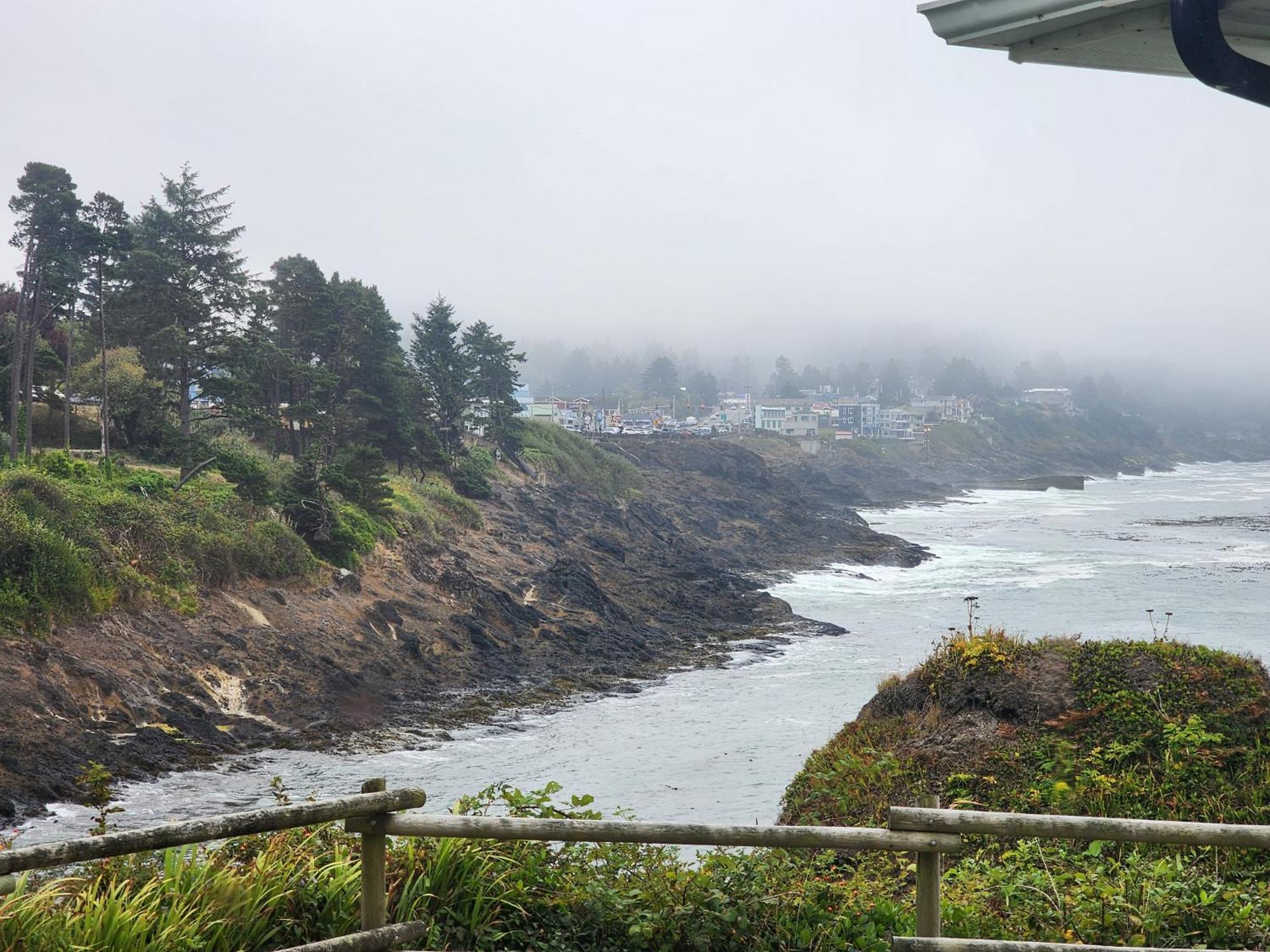 Inn At Arch Rock Depoe Bay Exteriör bild