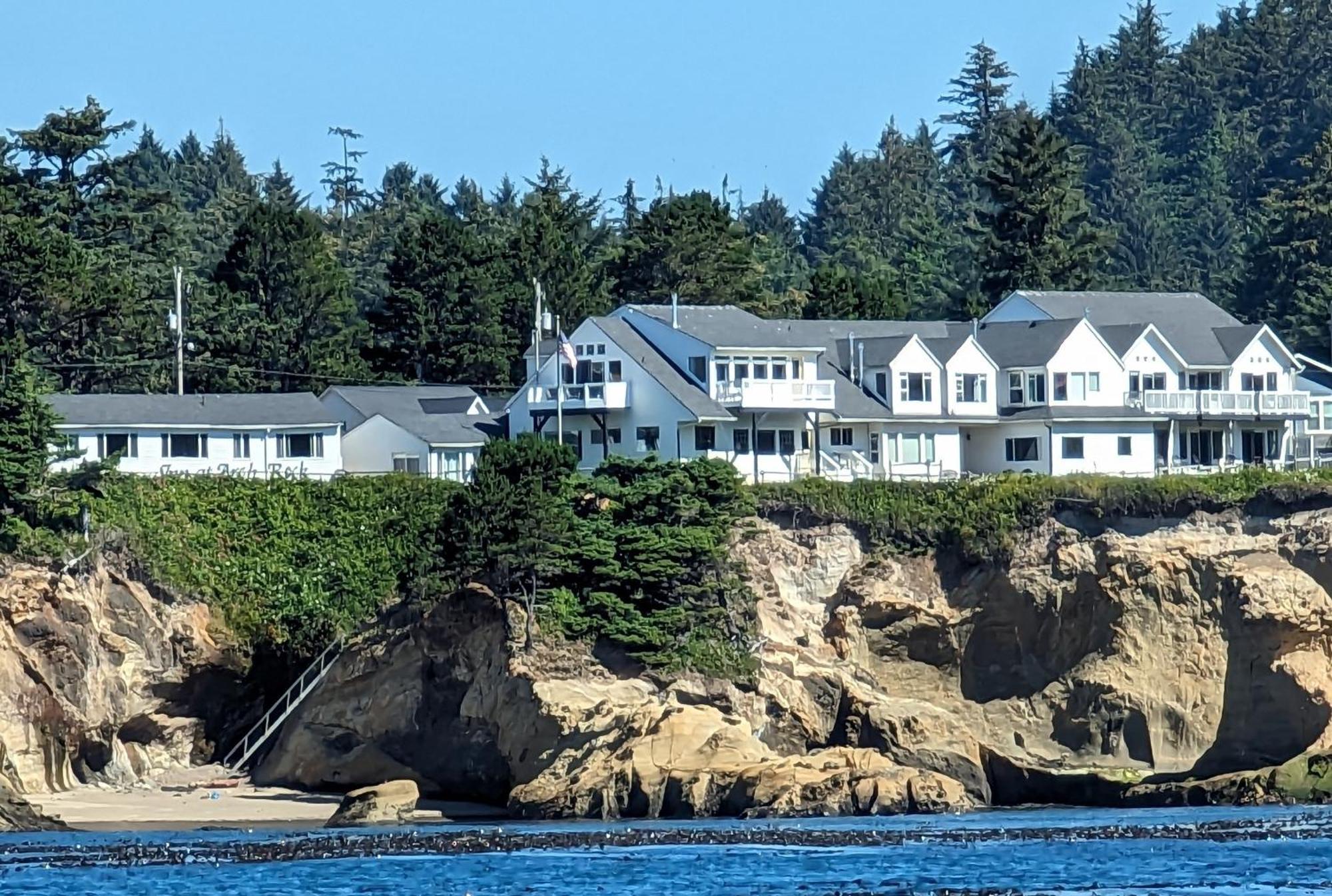 Inn At Arch Rock Depoe Bay Exteriör bild
